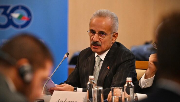 Bakan Uraloğlu’ndan Orta Doğu Uçuşları Hakkında Açıklama: Sefer İptalleri Uzatıldı