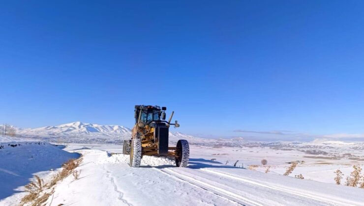 Van Bahçesaray Yolu Ulaşıma Kapatıldı