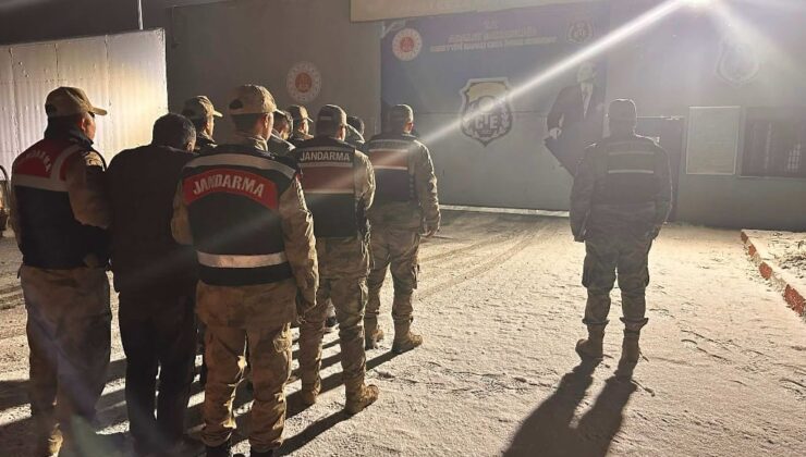 Kars’ta Göçmen Kaçakçılığı Operasyonu: 3 Organizatör Şüphelisi Tutuklandı