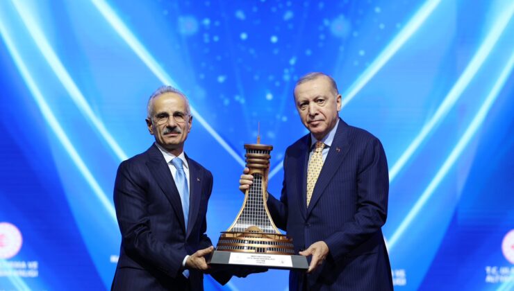 Esenboğa Havalimanı’nda 3’üncü Pist Açıldı: Cumhurbaşkanı Erdoğan’dan ‘Vizyon’ Mesajı