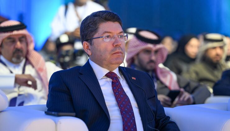 Bakan Tunç, Katar’da Doha Hukuk Forumu’na Katıldı