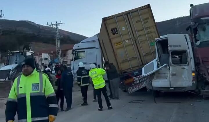 Ağır Tonajlı Araçlar Tehlike Saçıyor