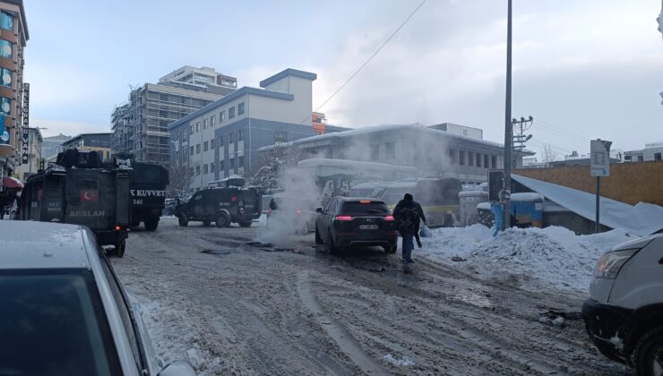 Van’da İzinsiz Eylemlere Müdahale: Sokakları Karıştırmak İsteyen Gruba Geçit Verilmedi