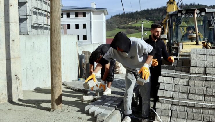 Yalova Akça Hatun Öğrenci Yurdu Yolu Yenileniyor