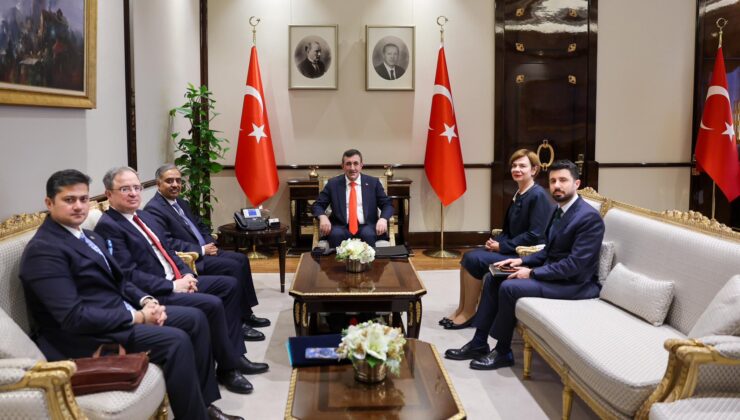 Cumhurbaşkanı Yardımcısı Cevdet Yılmaz, D-8 Genel Sekreteri Süheyl Mahmud’u Kabul Etti