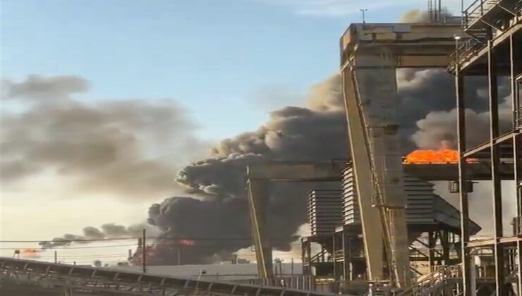 ABD’nin Texas Eyaletindeki Petrol Rafinerisinde Şiddetli Patlama