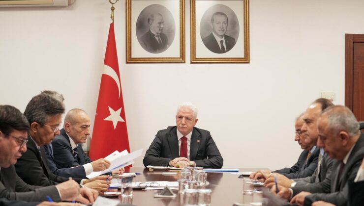 İstanbul Valisi Davut Gül’den Haftalık Değerlendirme Toplantısı