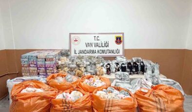 Van’da 4 milyon 100 bin lira değerinde gümrük kaçağı malzeme ele geçirildi