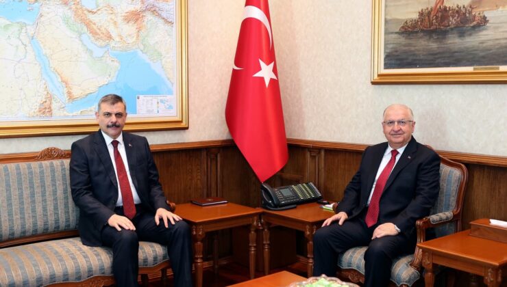 Milli Savunma Bakanı Yaşar Güler ve İçişleri Bakanı Mustafa Çiftçi Bir Araya Geldi