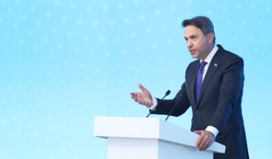 Enerji ve Tabii Kaynaklar Bakanı Alparslan Bayraktar’dan Bakü’de Önemli Mesajlar: Türkiye ve Azerbaycan Örnek İş Birliği Yapıyor