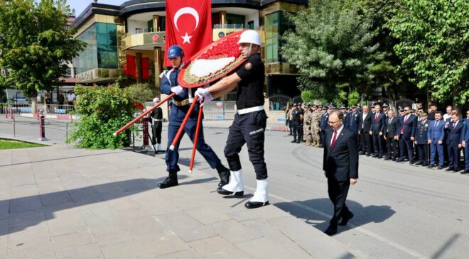Siirt’te 30 Ağustos Zafer Bayramı’nın 104’üncü Yıl Dönümü Coşkuyla Kutlandı